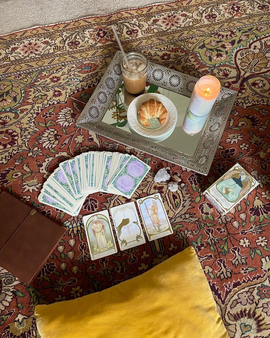 Análisis Tarot de tu 2025-2026 Detallado MES A MES